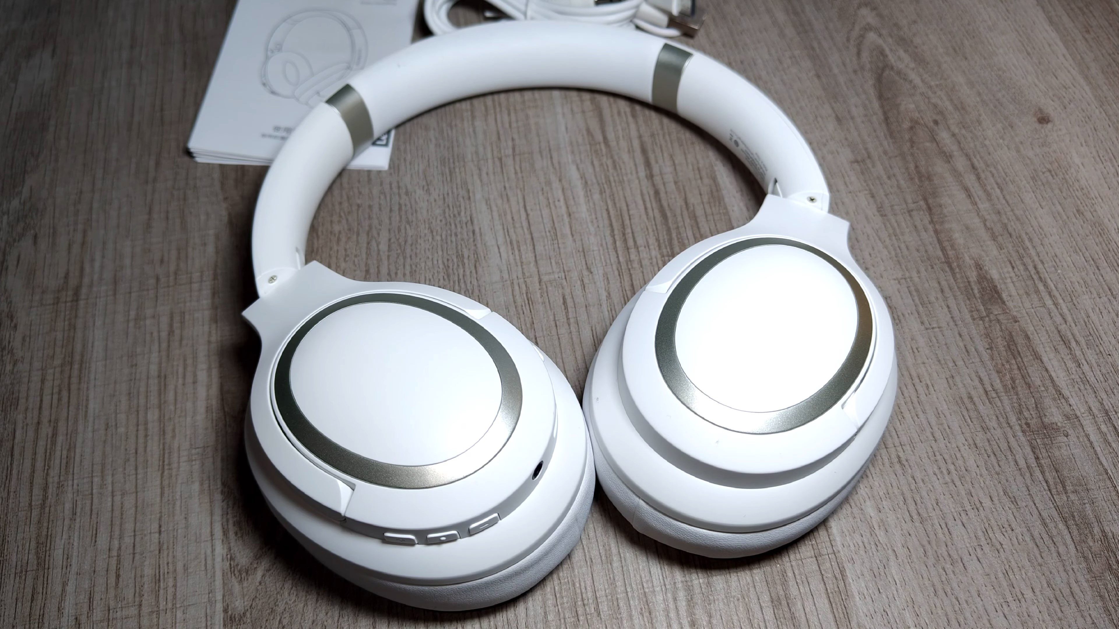 Lenovo TH40 Headphones With Hybrid Noise Reduction Under $40