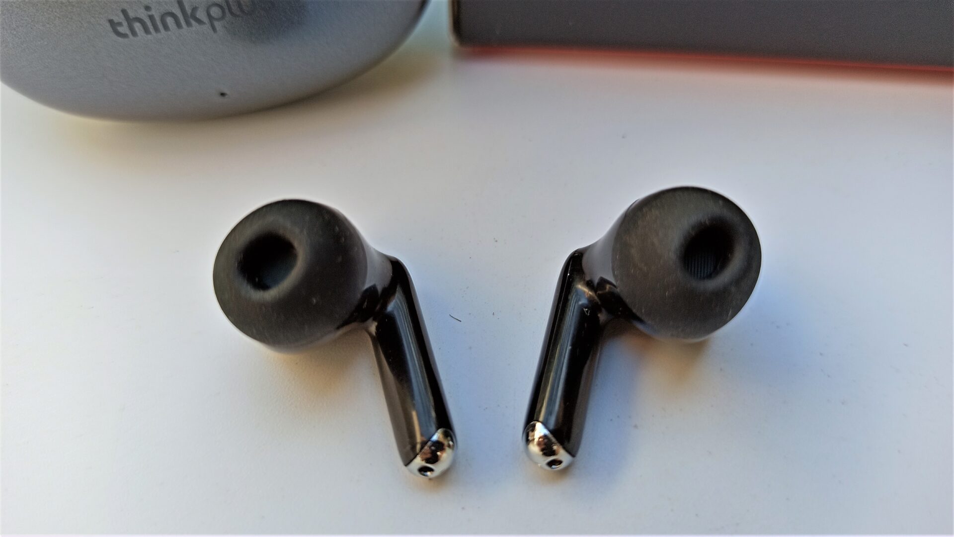 Lenovo XT88 Earbuds Review - Lenovo XT88 earbuds