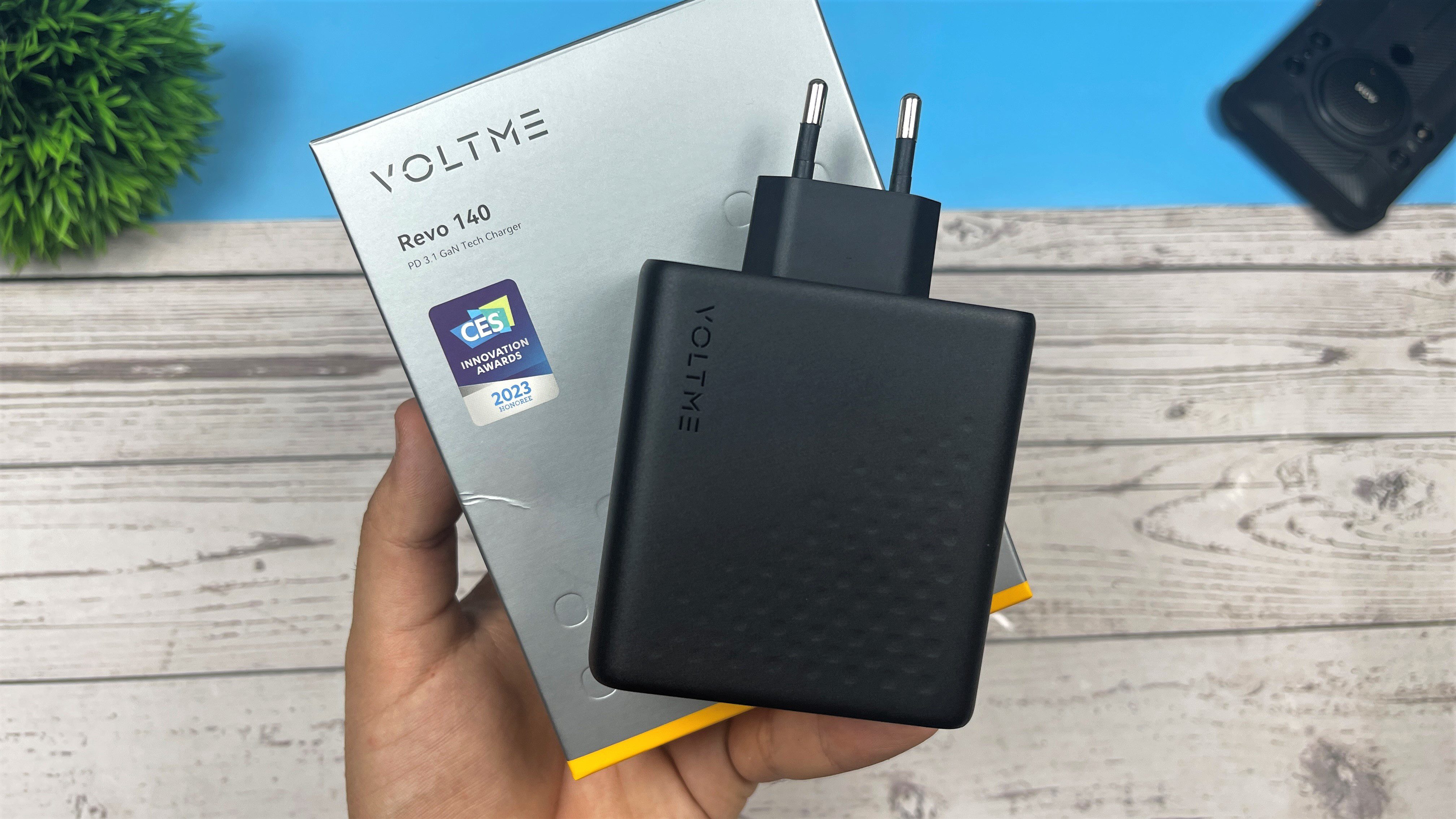 VOLTME Revo 140 3.1 GaN Fast Charger Review - The All-in-One Charging Solution for Gadget